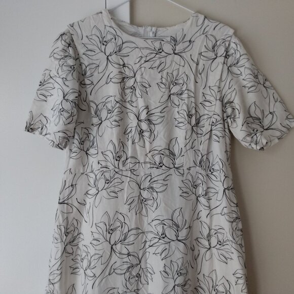 Amish Mennonite Cape Dress 39"B 34"W White Black Floral Linen-Like - Picture 1 of 11